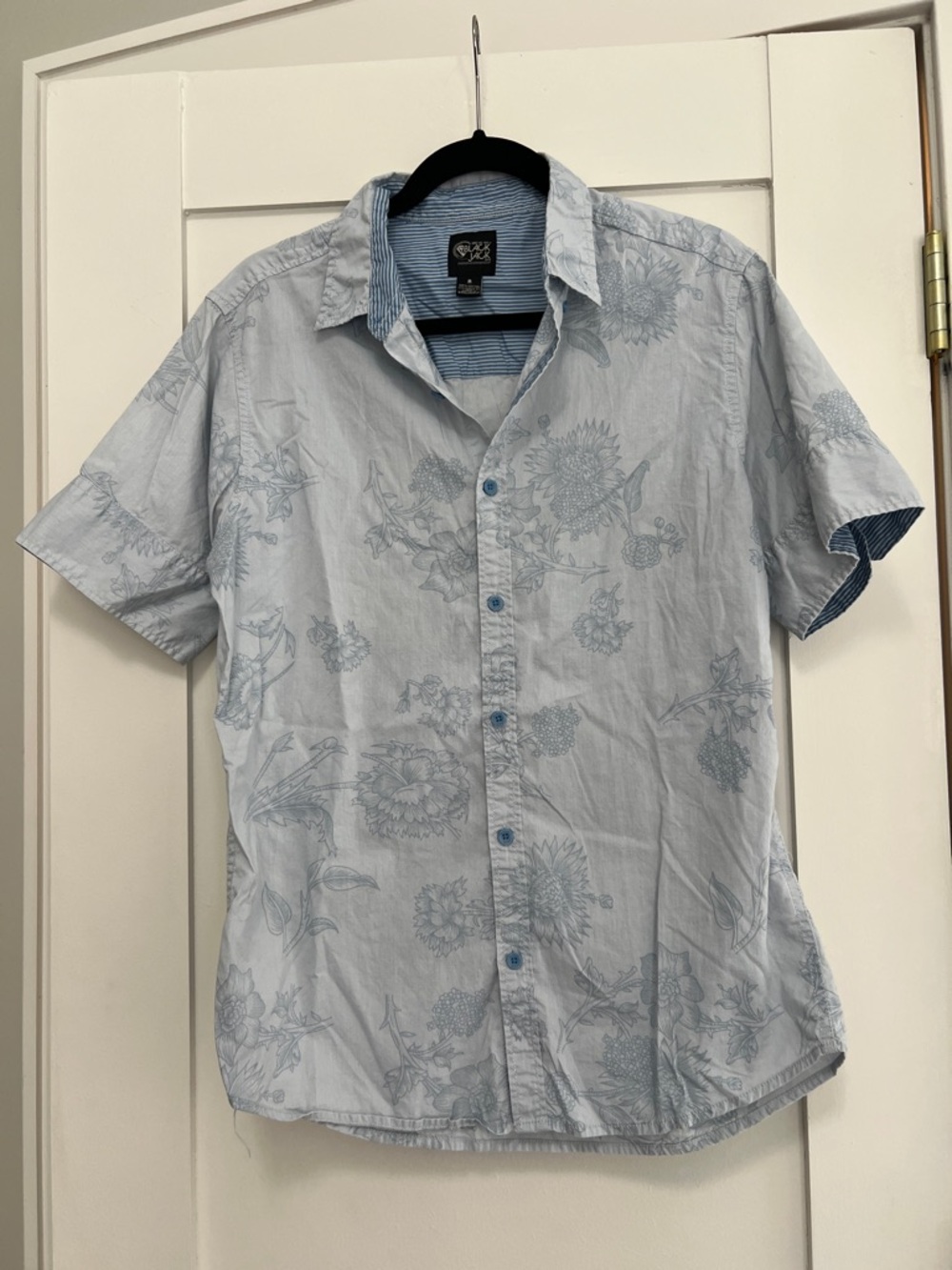 Light Blue Floral Short-Sleeve Button-Down Shirt